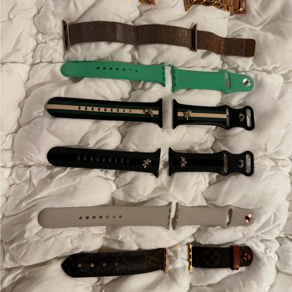 Apple Watch with Gold Band - Picture 2 of 12